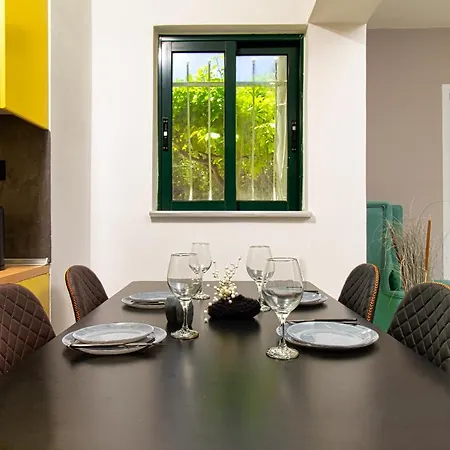Venizelos Apartment *